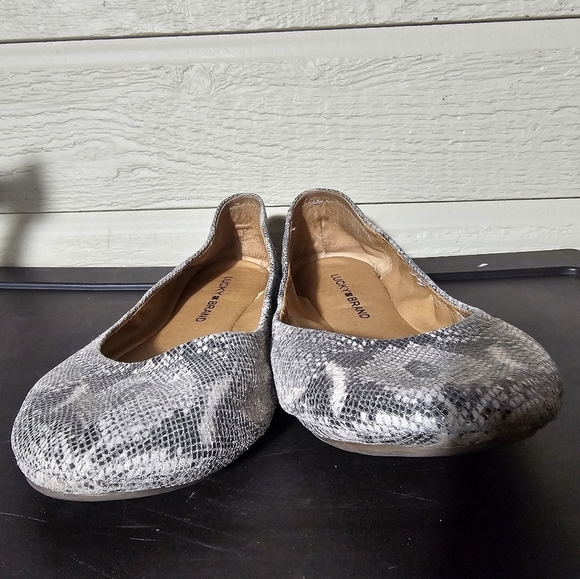 Lucky Brand Shoes S 8.5 Emmie Snake Print Slip On Ballet Flats in Gray Leather - Picture 4 of 4